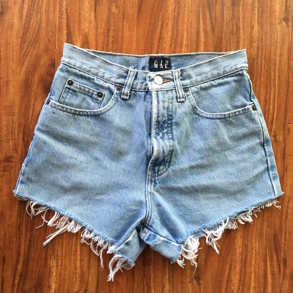 Vintage GAP 90’s High Waisted Cutoff Distressed Jean Shorts Size 24/25